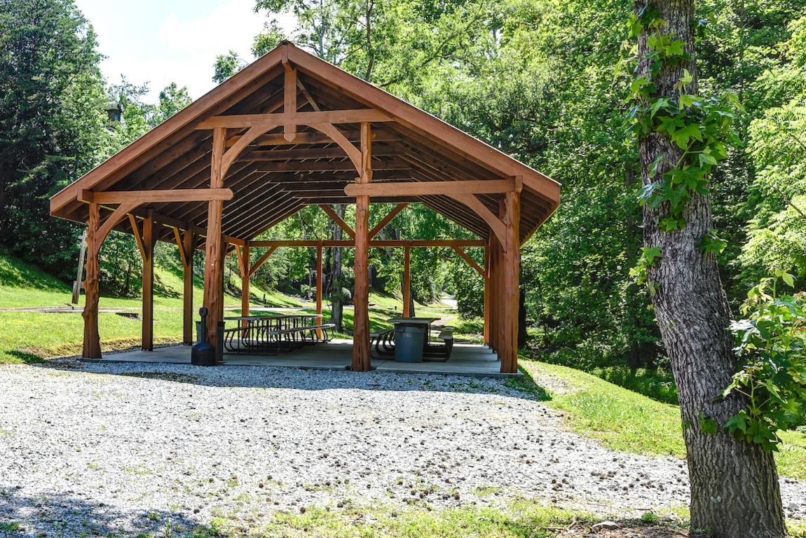 Woodland Escape Villa Pigeon Forge Eksteriør bilde