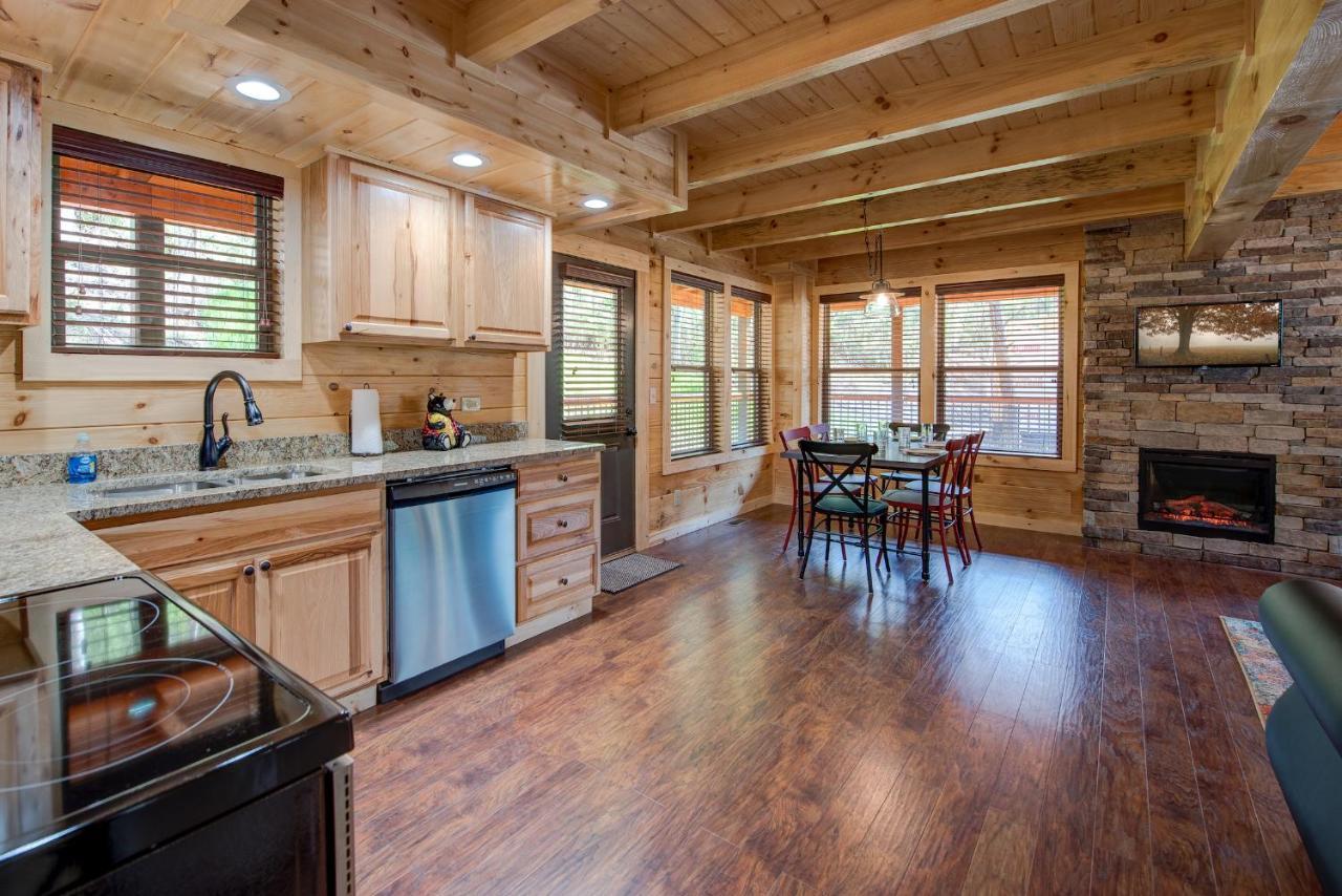 Woodland Escape Villa Pigeon Forge Eksteriør bilde